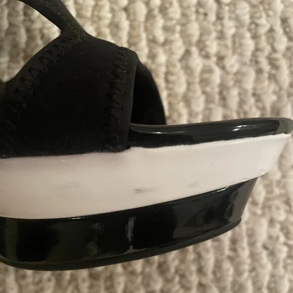 Simply Vera Vera Wang Black and White Platform Wedge Sandal (Size 9B) - Picture 6 of 8